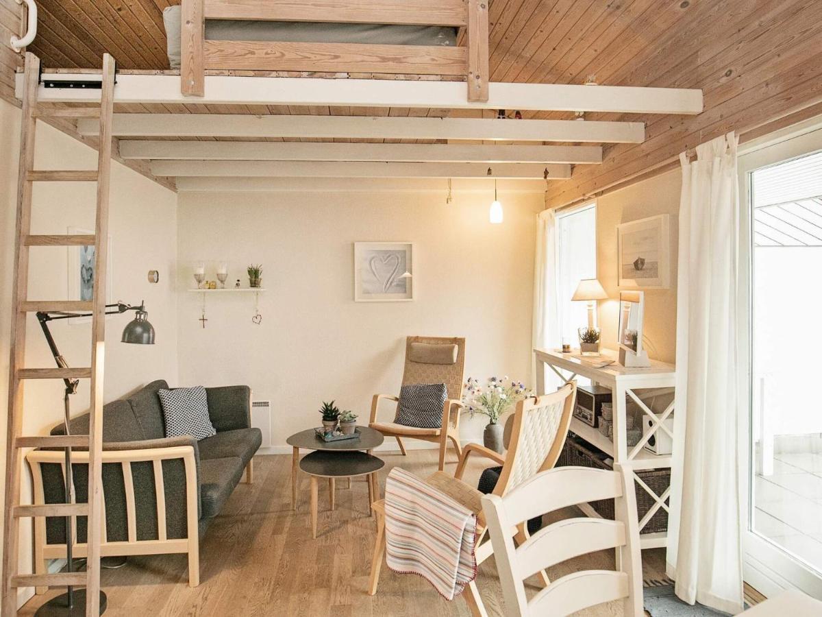 4 Person Holiday Home In R Sk Bing Эрёскёбинг Экстерьер фото