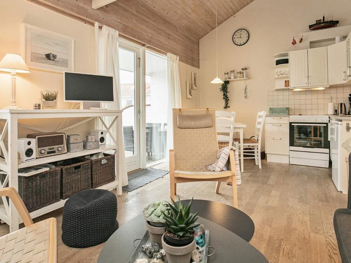 4 Person Holiday Home In R Sk Bing Эрёскёбинг Экстерьер фото